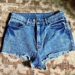 BDG Cheeky Acid Wash cut off Denim Jean Shorts 28w